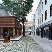 ArchitektInnen / KünstlerInnen: Walter Stelzhammer<br>Projekt: Kallco Schlossgasse<br>Aufnahmedatum: 08/00<br>Format: 6x9cm C-Dia<br>Lieferformat: Dia-Duplikat, Scan 300 dpi<br>Bestell-Nummer: 000803-01<br>