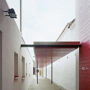 ArchitektInnen / KünstlerInnen: t-hoch-n Ziviltechniker GmbH<br>Projekt: tww - Theater Westliches Weinviertel<br>Aufnahmedatum: 04/08<br>Format: 6x9cm C-Neg<br>Lieferformat: C-Print, Scan 300 dpi<br>Bestell-Nummer: 080417-15<br>