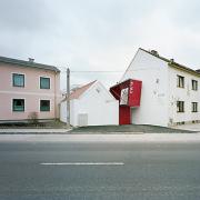 ArchitektInnen / KünstlerInnen: t-hoch-n Ziviltechniker GmbH<br>Projekt: tww - Theater Westliches Weinviertel<br>Aufnahmedatum: 04/08<br>Format: 6x9cm C-Neg<br>Lieferformat: C-Print, Scan 300 dpi<br>Bestell-Nummer: 080417-03<br>