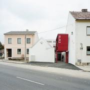 ArchitektInnen / KünstlerInnen: t-hoch-n Ziviltechniker GmbH<br>Projekt: tww - Theater Westliches Weinviertel<br>Aufnahmedatum: 04/08<br>Format: 6x9cm C-Neg<br>Lieferformat: C-Print, Scan 300 dpi<br>Bestell-Nummer: 080417-05<br>