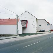 ArchitektInnen / KünstlerInnen: t-hoch-n Ziviltechniker GmbH<br>Projekt: tww - Theater Westliches Weinviertel<br>Aufnahmedatum: 04/08<br>Format: 6x9cm C-Neg<br>Lieferformat: C-Print, Scan 300 dpi<br>Bestell-Nummer: 080417-02<br>