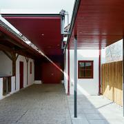 ArchitektInnen / KünstlerInnen: t-hoch-n Ziviltechniker GmbH<br>Projekt: tww - Theater Westliches Weinviertel<br>Aufnahmedatum: 04/08<br>Format: 6x9cm C-Neg<br>Lieferformat: C-Print, Scan 300 dpi<br>Bestell-Nummer: 080417-18<br>