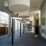 ArchitektInnen / KünstlerInnen: Walter Stelzhammer<br>Projekt: Wohnhausanlage Wulzendorf<br>Aufnahmedatum: 06/97<br>Format: 6x9cm C-Dia<br>Lieferformat: Dia-Duplikat, Scan 300 dpi<br>Bestell-Nummer: 970618-26<br>