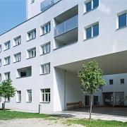 ArchitektInnen / KünstlerInnen: Otto Häuselmayer<br>Projekt: WHA Katharinengasse<br>Aufnahmedatum: 06/08<br>Format: 6x9cm C-Dia<br>Lieferformat: Dia-Duplikat, Scan 300 dpi<br>Bestell-Nummer: 080601-18<br>