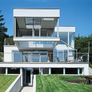 ArchitektInnen / KünstlerInnen: t-hoch-n Ziviltechniker GmbH<br>Projekt: Haus R.<br>Aufnahmedatum: 06/08<br>Format: 6x9cm C-Dia<br>Lieferformat: Dia-Duplikat, Scan 300 dpi<br>Bestell-Nummer: 080618-01<br>