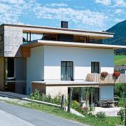 ArchitektInnen / KünstlerInnen: grundstein<br>Projekt: Haus Sch.<br>Aufnahmedatum: 08/08<br>Format: 6x9cm C-Dia<br>Lieferformat: Dia-Duplikat, Scan 300 dpi<br>Bestell-Nummer: 080819-10<br>