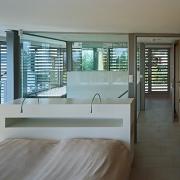 ArchitektInnen / KünstlerInnen: t-hoch-n Ziviltechniker GmbH<br>Projekt: Haus R.<br>Aufnahmedatum: 06/08<br>Format: 6x9cm C-Dia<br>Lieferformat: Dia-Duplikat, Scan 300 dpi<br>Bestell-Nummer: 080618-23<br>