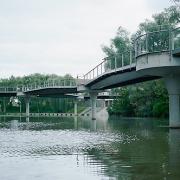 ArchitektInnen / KünstlerInnen: Bulant & Wailzer Architekturstudio<br>Projekt: Seerosenbrücke<br>Aufnahmedatum: 08/08<br>Format: 6x9cm C-Dia<br>Lieferformat: Dia-Duplikat, Scan 300 dpi<br>Bestell-Nummer: 080822-11<br>