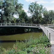 ArchitektInnen / KünstlerInnen: Bulant & Wailzer Architekturstudio<br>Projekt: Seerosenbrücke<br>Aufnahmedatum: 08/08<br>Format: 6x9cm C-Dia<br>Lieferformat: Dia-Duplikat, Scan 300 dpi<br>Bestell-Nummer: 080822-08<br>
