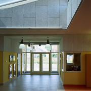 ArchitektInnen / KünstlerInnen: Georg W. Reinberg<br>Projekt: Kindergarten Amstetten<br>Aufnahmedatum: 08/08<br>Format: 6x9cm C-Dia<br>Lieferformat: Dia-Duplikat, Scan 300 dpi<br>Bestell-Nummer: 080828-17<br>