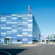 ArchitektInnen / KünstlerInnen: BWM Architekten, syntax architektur zt gmbh<br>Projekt: AUA Trainingscenter<br>Aufnahmedatum: 08/08<br>Format: 6x9cm C-Dia<br>Lieferformat: Dia-Duplikat, Scan 300 dpi<br>Bestell-Nummer: 080827-08<br>