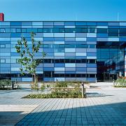 ArchitektInnen / KünstlerInnen: BWM Architekten, syntax architektur zt gmbh<br>Projekt: AUA Trainingscenter<br>Aufnahmedatum: 08/08<br>Format: 6x9cm C-Dia<br>Lieferformat: Dia-Duplikat, Scan 300 dpi<br>Bestell-Nummer: 080827-02<br>