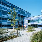 ArchitektInnen / KünstlerInnen: BWM Architekten, syntax architektur zt gmbh<br>Projekt: AUA Trainingscenter<br>Aufnahmedatum: 08/08<br>Format: 6x9cm C-Dia<br>Lieferformat: Dia-Duplikat, Scan 300 dpi<br>Bestell-Nummer: 080827-04<br>
