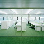 ArchitektInnen / KünstlerInnen: BWM Architekten, syntax architektur zt gmbh<br>Projekt: AUA Trainingscenter<br>Aufnahmedatum: 08/08<br>Format: 6x9cm C-Neg<br>Lieferformat: C-Print, Scan 300 dpi<br>Bestell-Nummer: 080827-25<br>