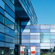 ArchitektInnen / KünstlerInnen: BWM Architekten, syntax architektur zt gmbh<br>Projekt: AUA Trainingscenter<br>Aufnahmedatum: 08/08<br>Format: 6x9cm C-Dia<br>Lieferformat: Dia-Duplikat, Scan 300 dpi<br>Bestell-Nummer: 080827-03<br>