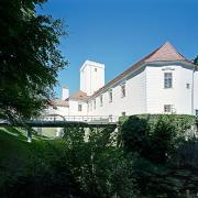 ArchitektInnen / KünstlerInnen: Johannes Zieser, Johannes Zieser<br>Projekt: Schloss St.Peter in der Au<br>Aufnahmedatum: 09/08<br>Format: 6x9cm C-Neg<br>Lieferformat: C-Print, Scan 300 dpi<br>Bestell-Nummer: 080909-09<br>