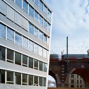 ArchitektInnen / KünstlerInnen: Architekten Tillner & Willinger, RAHM Architekten ZT-KG, Hans Schartner & Partner<br>Projekt: Skyline Spittelau<br>Aufnahmedatum: 09/08<br>Format: 6x9cm C-Dia<br>Lieferformat: Scan 300 dpi<br>Bestell-Nummer: 080929-32<br>