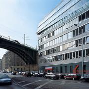 ArchitektInnen / KünstlerInnen: Architekten Tillner & Willinger, RAHM Architekten ZT-KG, Hans Schartner & Partner<br>Projekt: Skyline Spittelau<br>Aufnahmedatum: 09/08<br>Format: 6x9cm C-Dia<br>Lieferformat: Scan 300 dpi<br>Bestell-Nummer: 080929-14<br>