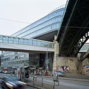 ArchitektInnen / KünstlerInnen: Architekten Tillner & Willinger, RAHM Architekten ZT-KG, Hans Schartner & Partner<br>Projekt: Skyline Spittelau<br>Aufnahmedatum: 09/08<br>Format: 6x9cm C-Dia<br>Lieferformat: Scan 300 dpi<br>Bestell-Nummer: 080929-09<br>