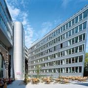 ArchitektInnen / KünstlerInnen: Architekten Tillner & Willinger, RAHM Architekten ZT-KG, Hans Schartner & Partner<br>Projekt: Skyline Spittelau<br>Aufnahmedatum: 09/08<br>Format: 6x9cm C-Dia<br>Lieferformat: Scan 300 dpi<br>Bestell-Nummer: 080929-29<br>