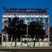 ArchitektInnen / KünstlerInnen: Martin Kohlbauer<br>Projekt: Bürohaus Schwarzenbergplatz<br>Aufnahmedatum: 10/08<br>Format: 6x9cm C-Dia<br>Lieferformat: Dia-Duplikat, Scan 300 dpi<br>Bestell-Nummer: 081020-20<br>