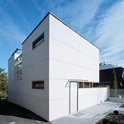 ArchitektInnen / KünstlerInnen: gharakhanzadeh sandbichler architekten zt gmbh<br>Projekt: Haus H.<br>Aufnahmedatum: 10/08<br>Format: 6x9cm C-Dia<br>Lieferformat: Dia-Duplikat, Scan 300 dpi<br>Bestell-Nummer: 081021-06<br>