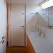 ArchitektInnen / KünstlerInnen: gharakhanzadeh sandbichler architekten zt gmbh<br>Projekt: Badehaus R.<br>Aufnahmedatum: 11/08<br>Format: 6x9cm C-Dia<br>Lieferformat: Dia-Duplikat, Scan 300 dpi<br>Bestell-Nummer: 081125-13<br>