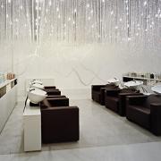 ArchitektInnen / KünstlerInnen: Heinz Lutter, Gerhard Leixl<br>Projekt: Frisuren- & Schönheitswerkstatt Reichard<br>Aufnahmedatum: 03/08<br>Format: 6x9cm C-Neg<br>Lieferformat: C-Print, Scan 300 dpi<br>Bestell-Nummer: 080317-24<br>
