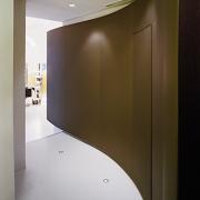 ArchitektInnen / KünstlerInnen: Heinz Lutter, Gerhard Leixl<br>Projekt: Frisuren- & Schönheitswerkstatt Reichard<br>Aufnahmedatum: 03/08<br>Format: 6x9cm C-Neg<br>Lieferformat: C-Print, Scan 300 dpi<br>Bestell-Nummer: 080317-07<br>