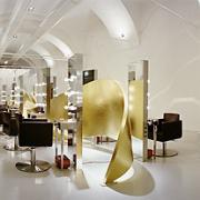ArchitektInnen / KünstlerInnen: Heinz Lutter, Gerhard Leixl<br>Projekt: Frisuren- & Schönheitswerkstatt Reichard<br>Aufnahmedatum: 03/08<br>Format: 6x9cm C-Neg<br>Lieferformat: C-Print, Scan 300 dpi<br>Bestell-Nummer: 080317-09<br>