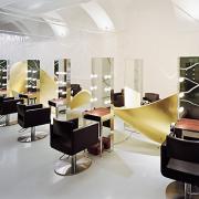 ArchitektInnen / KünstlerInnen: Heinz Lutter, Gerhard Leixl<br>Projekt: Frisuren- & Schönheitswerkstatt Reichard<br>Aufnahmedatum: 03/08<br>Format: 6x9cm C-Neg<br>Lieferformat: C-Print, Scan 300 dpi<br>Bestell-Nummer: 080317-14<br>