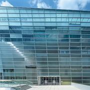 ArchitektInnen / KünstlerInnen: TREUSCH architecture<br>Projekt: Ars Electronica Center<br>Aufnahmedatum: 03/09<br>Format: 6x9cm C-Dia<br>Lieferformat: Dia-Duplikat, Scan 300 dpi<br>Bestell-Nummer: 090331-27<br>