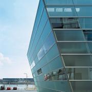ArchitektInnen / KünstlerInnen: TREUSCH architecture<br>Projekt: Ars Electronica Center<br>Aufnahmedatum: 03/09<br>Format: 6x9cm C-Dia<br>Lieferformat: Dia-Duplikat, Scan 300 dpi<br>Bestell-Nummer: 090331-13<br>