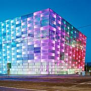 ArchitektInnen / KünstlerInnen: TREUSCH architecture<br>Projekt: Ars Electronica Center<br>Aufnahmedatum: 03/09<br>Format: 6x9cm C-Neg<br>Lieferformat: C-Print, Scan 300 dpi<br>Bestell-Nummer: 090331-49<br>