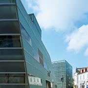 ArchitektInnen / KünstlerInnen: TREUSCH architecture<br>Projekt: Ars Electronica Center<br>Aufnahmedatum: 03/09<br>Format: 6x9cm C-Dia<br>Lieferformat: Dia-Duplikat, Scan 300 dpi<br>Bestell-Nummer: 090331-16<br>