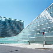 ArchitektInnen / KünstlerInnen: TREUSCH architecture<br>Projekt: Ars Electronica Center<br>Aufnahmedatum: 03/09<br>Format: 6x9cm C-Dia<br>Lieferformat: Dia-Duplikat, Scan 300 dpi<br>Bestell-Nummer: 090331-07<br>