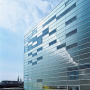 ArchitektInnen / KünstlerInnen: TREUSCH architecture<br>Projekt: Ars Electronica Center<br>Aufnahmedatum: 03/09<br>Format: 6x9cm C-Dia<br>Lieferformat: Dia-Duplikat, Scan 300 dpi<br>Bestell-Nummer: 090331-22<br>