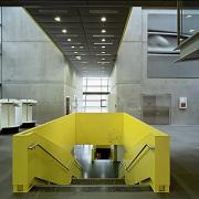 ArchitektInnen / KünstlerInnen: TREUSCH architecture<br>Projekt: Ars Electronica Center<br>Aufnahmedatum: 03/09<br>Format: 6x9cm C-Dia<br>Lieferformat: Dia-Duplikat, Scan 300 dpi<br>Bestell-Nummer: 090331-43<br>