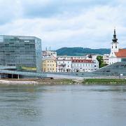 ArchitektInnen / KünstlerInnen: TREUSCH architecture<br>Projekt: Ars Electronica Center<br>Aufnahmedatum: 03/09<br>Format: 6x9cm C-Dia<br>Lieferformat: Dia-Duplikat, Scan 300 dpi<br>Bestell-Nummer: 090331-36<br>