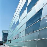 ArchitektInnen / KünstlerInnen: TREUSCH architecture<br>Projekt: Ars Electronica Center<br>Aufnahmedatum: 03/09<br>Format: 6x9cm C-Dia<br>Lieferformat: Dia-Duplikat, Scan 300 dpi<br>Bestell-Nummer: 090331-06<br>