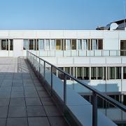 ArchitektInnen / KünstlerInnen: kaufmann.wanas architekten<br>Projekt: Rettung und Amtshaus Mariahilfer Gürtel<br>Aufnahmedatum: 04/09<br>Format: 6x9cm C-Dia<br>Lieferformat: Dia-Duplikat, Scan 300 dpi<br>Bestell-Nummer: 090415-17<br>