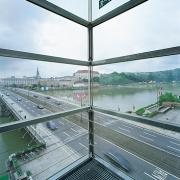 ArchitektInnen / KünstlerInnen: TREUSCH architecture<br>Projekt: Ars Electronica Center<br>Aufnahmedatum: 03/09<br>Format: 6x9cm C-Dia<br>Lieferformat: Dia-Duplikat, Scan 300 dpi<br>Bestell-Nummer: 090331-74<br>