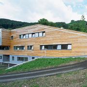 ArchitektInnen / KünstlerInnen: MAGK Architekten aichholzer | klein ZT OG<br>Projekt: Tagesheimstätte<br>Aufnahmedatum: 06/09<br>Format: 6x9cm C-Dia<br>Lieferformat: Dia-Duplikat, Scan 300 dpi<br>Bestell-Nummer: 090603-07<br>