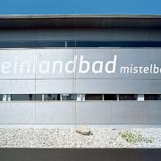 ArchitektInnen / KünstlerInnen: RUNSER / PRANTL architekten<br>Projekt: Weinlandbad<br>Aufnahmedatum: 05/09<br>Format: 6x9cm C-Dia<br>Lieferformat: Dia-Duplikat, Scan 300 dpi<br>Bestell-Nummer: 090526-09<br>