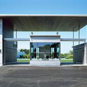 ArchitektInnen / KünstlerInnen: RUNSER / PRANTL architekten<br>Projekt: Weinlandbad<br>Aufnahmedatum: 05/09<br>Format: 6x9cm C-Dia<br>Lieferformat: Dia-Duplikat, Scan 300 dpi<br>Bestell-Nummer: 090526-02<br>