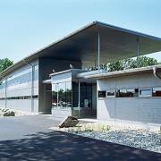 ArchitektInnen / KünstlerInnen: RUNSER / PRANTL architekten<br>Projekt: Weinlandbad<br>Aufnahmedatum: 05/09<br>Format: 6x9cm C-Dia<br>Lieferformat: Dia-Duplikat, Scan 300 dpi<br>Bestell-Nummer: 090526-03<br>