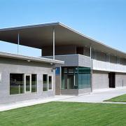 ArchitektInnen / KünstlerInnen: RUNSER / PRANTL architekten<br>Projekt: Weinlandbad<br>Aufnahmedatum: 05/09<br>Format: 6x9cm C-Dia<br>Lieferformat: Dia-Duplikat, Scan 300 dpi<br>Bestell-Nummer: 090526-24<br>
