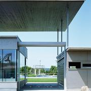 ArchitektInnen / KünstlerInnen: RUNSER / PRANTL architekten<br>Projekt: Weinlandbad<br>Aufnahmedatum: 05/09<br>Format: 6x9cm C-Dia<br>Lieferformat: Dia-Duplikat, Scan 300 dpi<br>Bestell-Nummer: 090526-01<br>