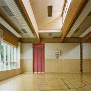 ArchitektInnen / KünstlerInnen: Stefan K. Hübner<br>Projekt: Schulzentrum Steyr<br>Aufnahmedatum: 07/09<br>Format: 6x9cm C-Dia<br>Lieferformat: Dia-Duplikat, Scan 300 dpi<br>Bestell-Nummer: 090706-18<br>