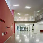ArchitektInnen / KünstlerInnen: Stefan K. Hübner<br>Projekt: Schulzentrum Steyr<br>Aufnahmedatum: 07/09<br>Format: 6x9cm C-Dia<br>Lieferformat: Dia-Duplikat, Scan 300 dpi<br>Bestell-Nummer: 090706-09<br>